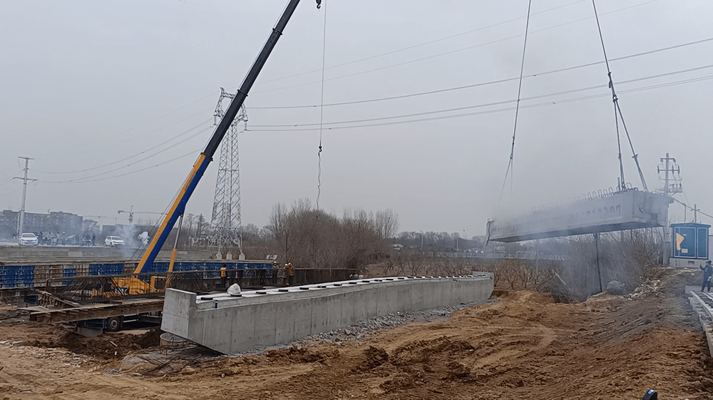 最新進(jìn)展!天佑大道南延工程大橋開(kāi)始架梁了!